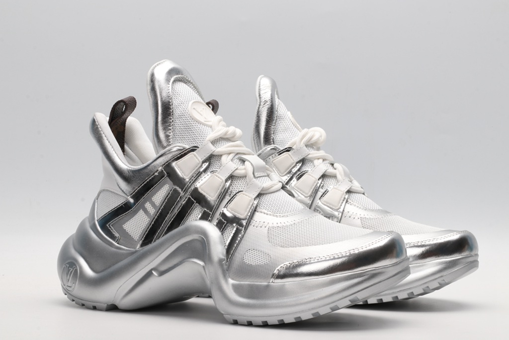 L*V SNEAKER